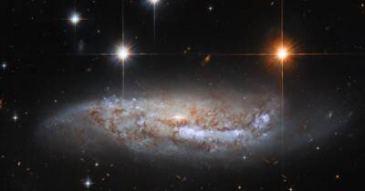 Новый снимок Хаббла: яркая галактика, известная взрывом сверхновой звезды - focus.ua - Украина