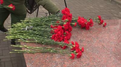 В Воронежской области возбудили дело из-за вечеринки на братской могиле - vestivrn.ru - Россия - Воронежская обл.