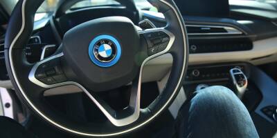 В Словакии девушка на BMW устроила ДТП с советской артиллерийской установкой - ruposters.ru - Словакия