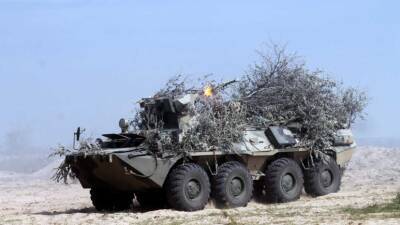 Морпехи ЮВО провели боевые манёвры с бронетехникой в Дагестане - russian.rt.com - респ. Дагестан