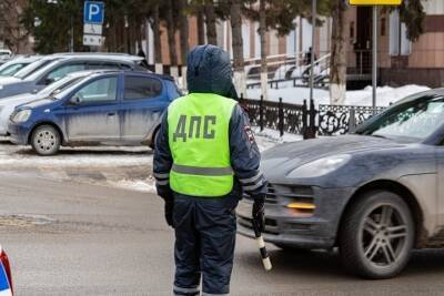 Скрытые патрули ГИБДД вышли на дороги Красноярского края из-за высокой аварийности на трассах - kras.mk.ru - Красноярский край