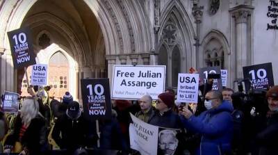 Джулиан Ассанж - Митинг в поддержку Ассанжа прошел у британского консульства в Нью-Йорке - belta.by - США - Англия - Белоруссия - Нью-Йорк - Минск - Нью-Йорк