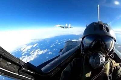 Пилот французского истребителя Rafale не смог «сбросить с хвоста» российский Су-27 (видео) - free-news.su - Россия - Крым - Париж