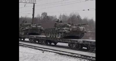 Россия продолжает перебрасывать технику к украинским границам без опозновательных знаков (видео) - focus.ua - Россия - Украина - Воронеж