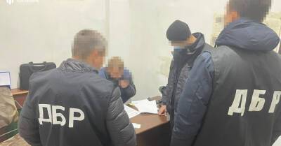 На Харьковщине полицейский торговал наркотиками в помещении суда - kp.ua - Украина - Харьковская обл. - Харьков