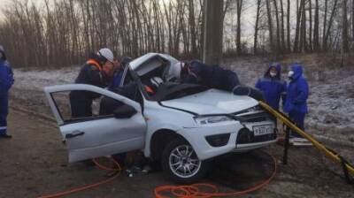 В Мокшанском районе спасатели достали из «Лады» раненого водителя - penzainform.ru