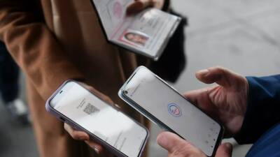 Сергей Собянин - Татьяна Голикова - В Москве срок действия QR-кодов для переболевших коронавирусом продлят до одного года - russian.rt.com - Москва - Россия