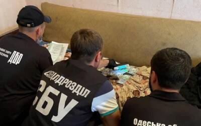 Недобросовестные копы занимались шантажом семьи на Одесчине: за что требовали 2 тысячи долларов - politeka.net - США - Украина - Одесса