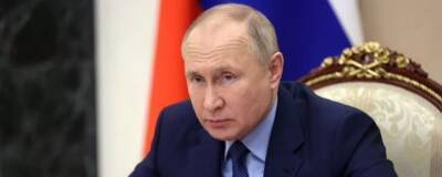 Владимир Путин - Антон Силуанов - Владимир Путин поручил удвоить спецнадбавки медикам, борющимся с ковидом в праздники - runews24.ru - Россия
