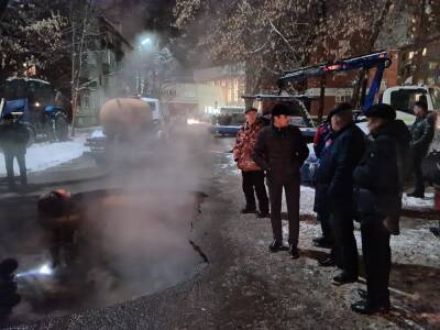 Подачу отопления после аварии на теплотрассе в центре Рязани планируют начать к полуночи - 7info.ru - Рязань