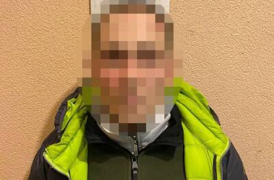 В Киеве мужчина ударил ножом пассажира троллейбуса - lenta.ua - Украина - Киев - Киев