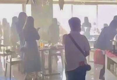 Пожар в торговом центре, десятки человек заперты в огненной ловушке: очевидцы публикуют кадры - politeka.net - Украина - Гонконг - Гонконг