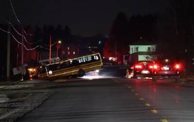 В Канаде в ДТП школьного автобуса с грузовиком погиб ребенок - korrespondent.net - Украина - Канада - Canada - провинция Квебек