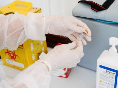 В ЕС защищаются от Omicron: бустерную прививку сделали почти 14% населения - unn.com.ua - Украина - Киев - Ляйен