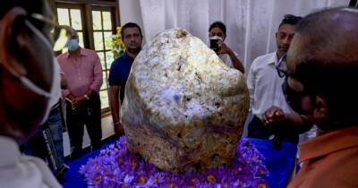 На Шри-Ланке нашли сапфир весом 310 кг (видео) - focus.ua - Украина - Шри Ланка - Коломбо