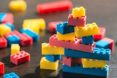 Lego - Художник из Петербурга создал конструктор Lego с персонажами сказки «Морозко» - spb.mk.ru - Санкт-Петербург