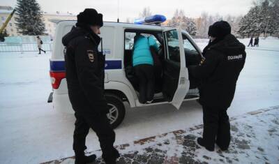 Вологодские силовики задержали противницу QR-кодов за нападение на росгвардейцев - newizv.ru - Череповец