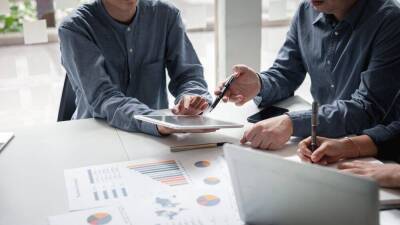 Инфляция в России продолжает замедляться, позволяя ЦБ воздержаться от жесткого решения - smartmoney.one - Россия