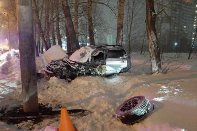 Водитель Subaru погиб в ночной аварии в Новосибирске - novos.mk.ru - Новосибирск
