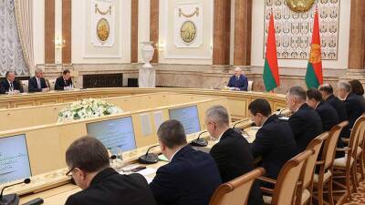 Александр Лукашенко - Лукашенко заявил о выработке дополнительных ответных мер на санкции Запада - iz.ru - Израиль - Белоруссия - Минск