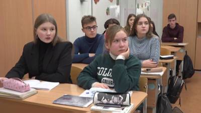 Столичных школьников отпустят на новогодние каникулы раньше времени - vesti.ru - Москва - Смоленская обл.