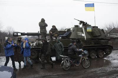 В ЛНР обвинили ВСУ в размещении бронетехники в жилых районах - aif.ru - Украина - Киев - ЛНР - Северодонецк - населенный пункт Счастье