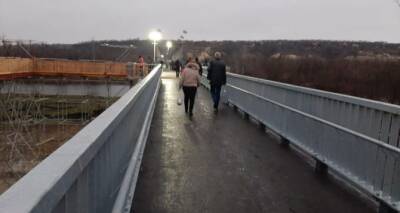 На КПВВ «Станица Луганская» три человека были вынуждены ночевать в серой зоне под открытым небом - cxid.info - Украина - Луганск