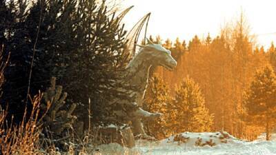 Огромную скульптуру дракона создали возле Выборга – фото - ivbg.ru - Украина - Советский - Выборг