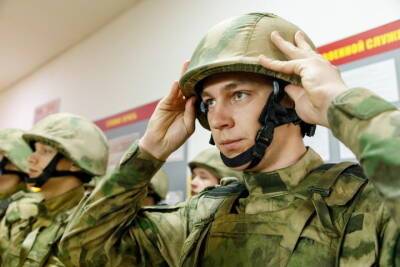 Росгвардейцев наградили за добросовестное выполнение служебных обязанностей в Гатчине - mk.ru - Ленинградская обл. - Санкт-Петербург