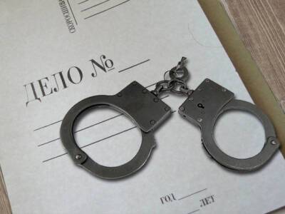 В Петербурге мужчина и женщина ранили полицейского на кладбище и сбежали в Ленобласть - rosbalt.ru - Ленинградская обл. - Санкт-Петербург - р-н Всеволожский - район Курортный, Санкт-Петербург
