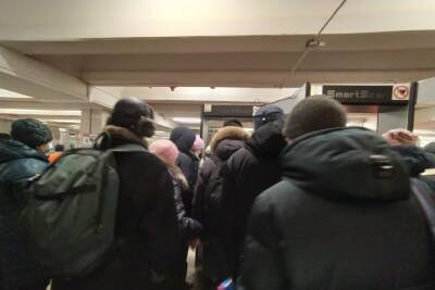 Новосибирцы жалуются на очереди в метро из-за неработающих турникетов - novos.mk.ru - Россия - Новосибирск