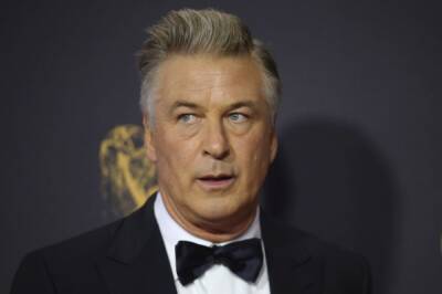 Алек Болдуин - Правоохранители получили доступ к данным на телефоне Болдуина - aif.ru