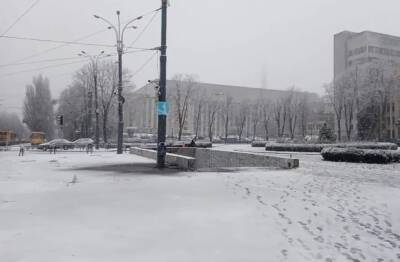 В Днепр наконец пришла настоящая зима: где "неожиданная" погода вызвала пробки - dnepr.politeka.net - Украина
