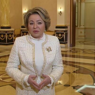 Денис Мантуров - Валентина Матвиенко - Валентина Матвиенко призвала изгнать англицизмы из русского языка - radiomayak.ru