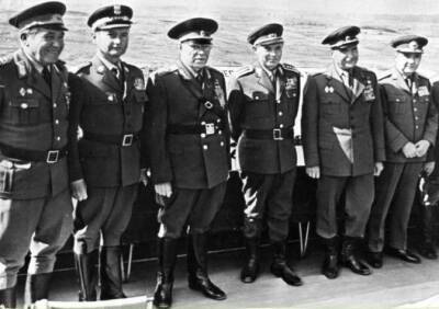 Странная смерть четырёх министров обороны ОВД: была ли это спецоперация ЦРУ - Русская семерка - russian7.ru - Чсср