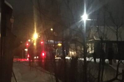 В Твери объезжавший пожар автобус провалился в канаву - tver.mk.ru - Тверь - район Заволжский, Тверь