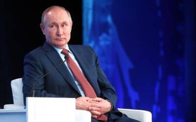 Владимир Путин - Дмитрий Песков - Путин - Песков заявил, что Путин пока не сообщал, будет ли участвовать в выборах президента в 2024 году - argumenti.ru - Россия - Решение