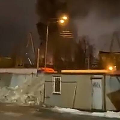 Горящий корвет "Проворный" тушат 90 пожарных - radiomayak.ru - Санкт-Петербург