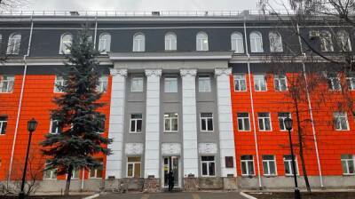«Сначала Алёнка, теперь это». Автор крематория разнёс ядовито-оранжевый фасад в Воронеже - vestivrn.ru - Воронеж