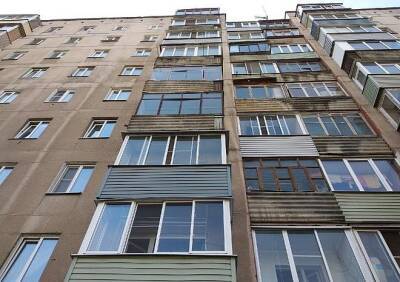 В Рязани женщина выжила после падения с балкона шестого этажа - ya62.ru - Рязань