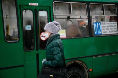 В Екатеринбурге водитель маршрутки вытолкал пенсионерку из салона за медлительность - znak.com - Екатеринбург