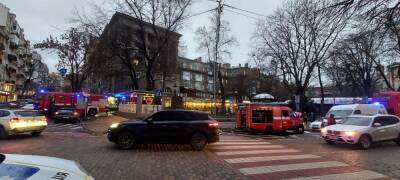 Центр Киеве утопает в черном дыму из-за серьезного пожара: кадры с места ЧП - politeka.net - Украина - Киев - Киевская обл. - Ирпень - Киев