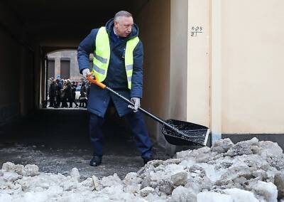 Александр Беглов - Петербуржцы высмеяли Беглова за «показательное» видео об уборке... - politnavigator.net - Россия - Санкт-Петербург - Санкт-Петербург