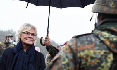 Кристина Ламбрехт - Министр обороны ФРГ выступила за персональные санкции против Путина и остановку «Северного потока -2» - capital.ua - Россия - Украина - Германия - Литва