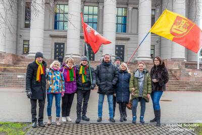 Клайпедчане в Вильнюсе поддержали акцию против принудительной вакцинации и других ущемлений Конституции - obzor.lt - Литва - Вильнюс - Клайпеды
