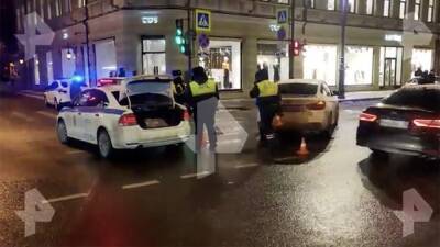 В Санкт-Петербурге столкнулись BMW и полицейский автомобиль - iz.ru - Санкт-Петербург - Израиль - Рязань