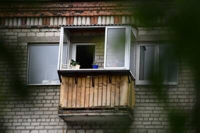 Валерий Горелых - Грозившаяся взорвать дом уральская пенсионерка сбежала от полиции по балконам - lenta.ru - респ.Бурятия