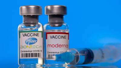 Великобритания закупит ещё 114 млн доз вакцин Pfizer и Moderna из-за штамма «омикрон» - russian.rt.com - Англия - Зимбабве - Юар - Намибия - Ботсвана - Лесото