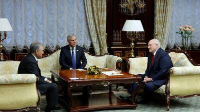 Вячеслав Володин - Александр Лукашенко - Лукашенко объяснил давление на Белоруссию борьбой Запада против России - iz.ru - Россия - Украина - Израиль - Белоруссия
