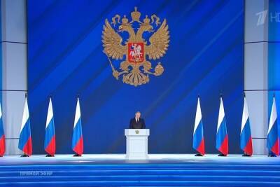 Владимир Путин - Дмитрий Песков - Песков объяснил приглашение на пресс-конференцию Путина СМИ-иноагентов - mk.ru